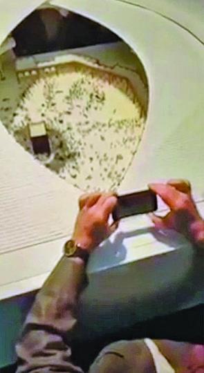 ■模型示範天幕閉合。 ■模型示範天幕閉合。