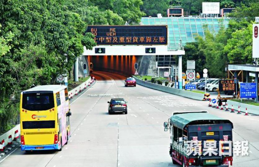 ■香港仔隧道上月推出停車拍卡,有41宗交易重複扣錢。 ■香港仔隧道上月推出停車拍卡,有41宗交易重複扣錢。