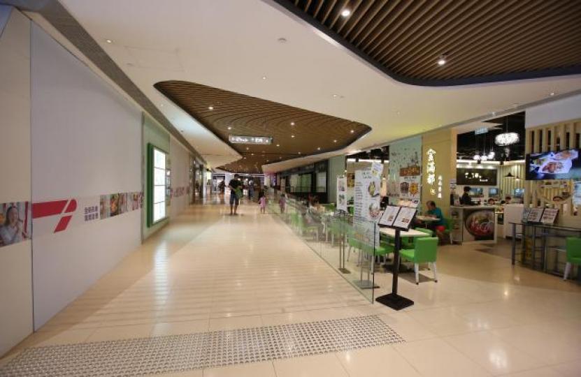 ■領展有賣資產的消息,股價能攻能守,短炒長揸皆宜。 資料圖片 ■領展有賣資產的消息,股價能攻能守,短炒長揸皆宜。 資料圖片