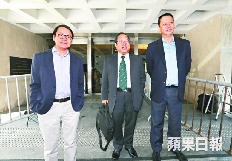■左起︰曾任特首辦特別助理的陳克勤、民主黨何俊仁及中策組前顧問劉細良昨到庭支持曾蔭權。■曾蔭權 ■左起︰曾任特首辦特別助理的陳克勤、民主黨何俊仁及中策組前顧問劉細良昨到庭支持曾蔭權。■曾蔭權