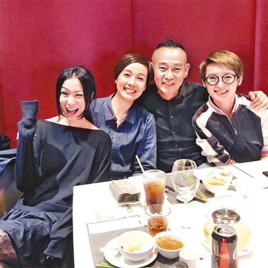 ■(左起)Sammi、江美儀、林保怡和周家怡難得聚埋食飯。互聯網圖片
■(左起)Sammi、江美儀、林保怡和周家怡難得聚埋食飯。互聯網圖片