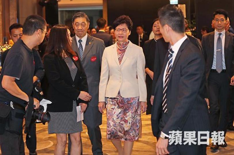 ■林鄭曾表示有關職位會聘請20至30位年輕人,被外界質疑有年齡歧視之嫌。資料圖片 ■林鄭曾表示有關職位會聘請20至30位年輕人,被外界質疑有年齡歧視之嫌。資料圖片