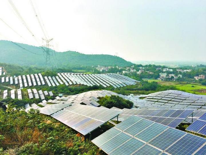 ■信義光能稱隨着電站規模進一步擴大,相信下半年盈利波動不會太明顯。
■信義光能稱隨着電站規模進一步擴大,相信下半年盈利波動不會太明顯。