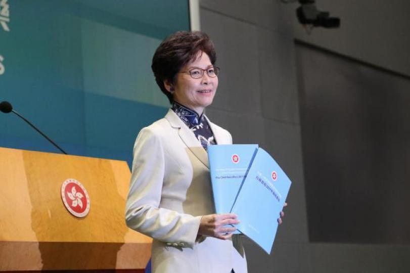 ■林鄭在施政報告中所提的首置上車盤、綠置居、白居二等,全部都是吸引或者強迫市民買樓。資料圖片 ■林鄭在施政報告中所提的首置上車盤、綠置居、白居二等,全部都是吸引或者強迫市民買樓。資料圖片