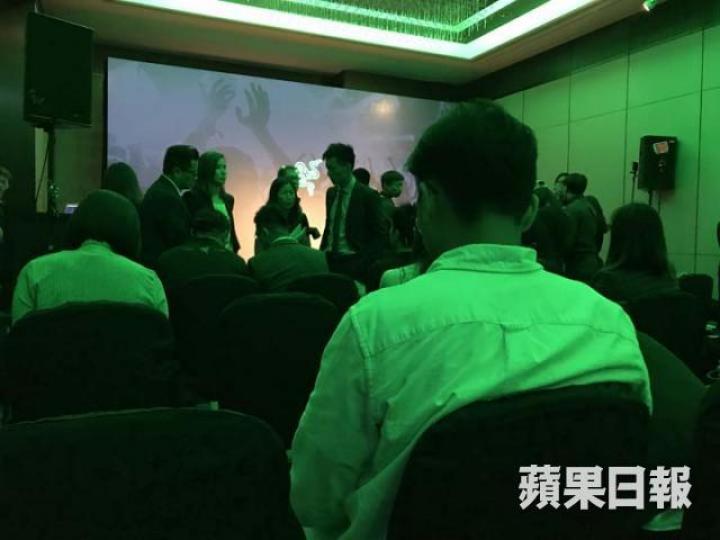 ■雷蛇開上市記者會,現場似足哈佬喂party!梁偉聰攝 ■雷蛇開上市記者會,現場似足哈佬喂party!梁偉聰攝