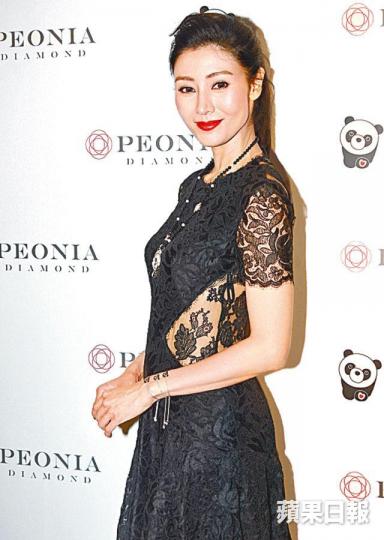 ■李嘉欣昨日獲品牌捐出28萬元,給她的JMJ兒童慈善基金。
■李嘉欣昨日獲品牌捐出28萬元,給她的JMJ兒童慈善基金。