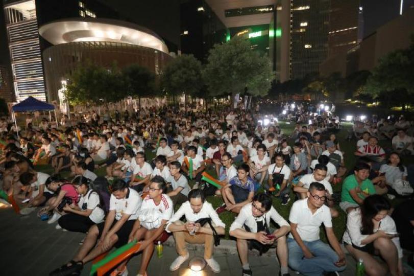 ■香港社會目前明顯出現了年輕人離心的問題,他們與建制的心理距離越來越土遠。 資料圖片 ■香港社會目前明顯出現了年輕人離心的問題,他們與建制的心理距離越來越土遠。 資料圖片