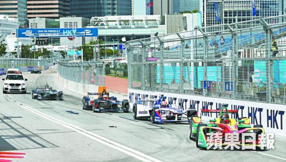 ■去年Formula E賽事亦在中環海濱舉行。 ■去年Formula E賽事亦在中環海濱舉行。