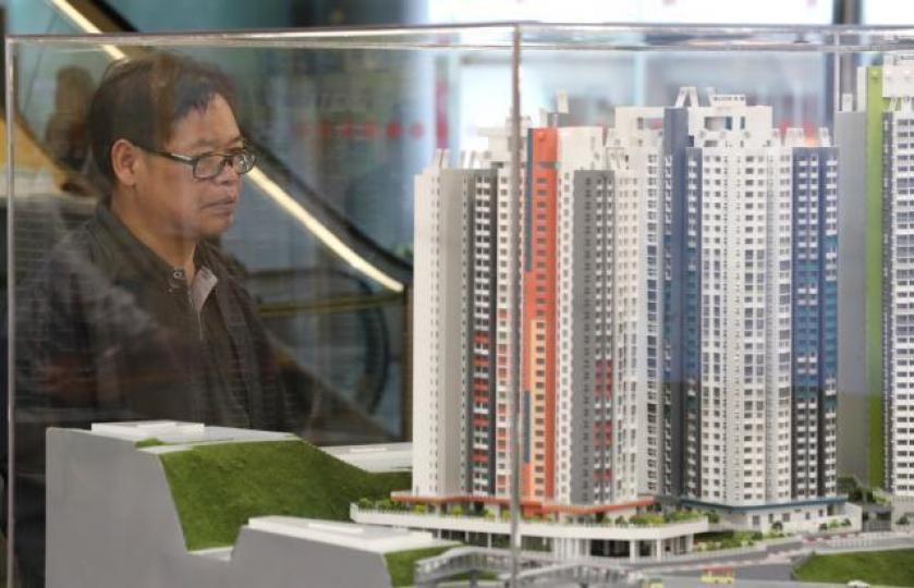 ■市區新居屋呎價勢必破萬元,要買新居屋好難不靠父幹吧。資料圖片 ■市區新居屋呎價勢必破萬元,要買新居屋好難不靠父幹吧。資料圖片