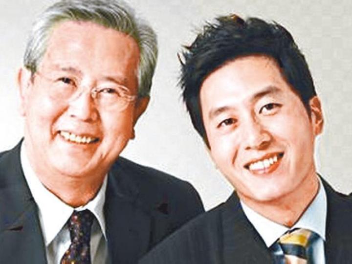 ■金柱赫的亡父金茂生亦是演員。■金柱赫於遺作《Argon》飾熱血記者。劇照 ■金柱赫的亡父金茂生亦是演員。■金柱赫於遺作《Argon》飾熱血記者。劇照