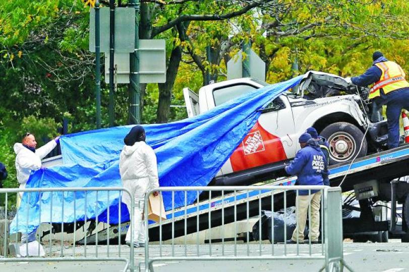 ■施襲用的貨車前天被搬離現場。美聯社■賽普夫 ■施襲用的貨車前天被搬離現場。美聯社■賽普夫