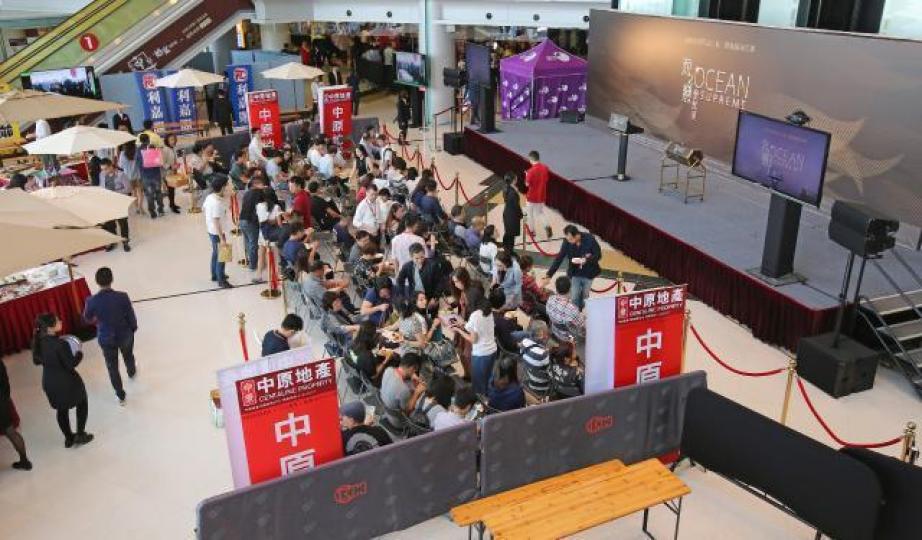 ■新業主要有心理預期,香港將進入加息周期,樓市將會受壓。 資料圖片 ■新業主要有心理預期,香港將進入加息周期,樓市將會受壓。 資料圖片