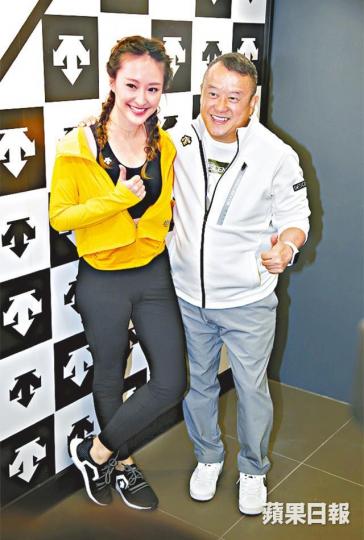 ■曾志偉昨日問陳瀅何時結婚,嚇得她表示以後不敢亂講說話。
■曾志偉昨日問陳瀅何時結婚,嚇得她表示以後不敢亂講說話。