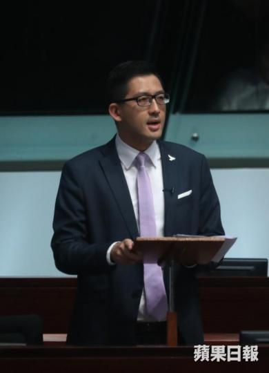 ■林卓廷強調市民是否尊重國歌是民心問題,北京逼人在表面效忠,只是治標不治本。 ■林卓廷強調市民是否尊重國歌是民心問題,北京逼人在表面效忠,只是治標不治本。