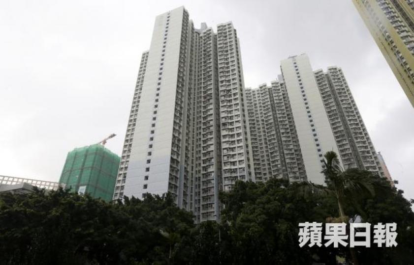 ■政府希望把出租公屋數目封頂,對香港長遠財政負擔有重要的正面作用。 資料圖片 ■政府希望把出租公屋數目封頂,對香港長遠財政負擔有重要的正面作用。 資料圖片