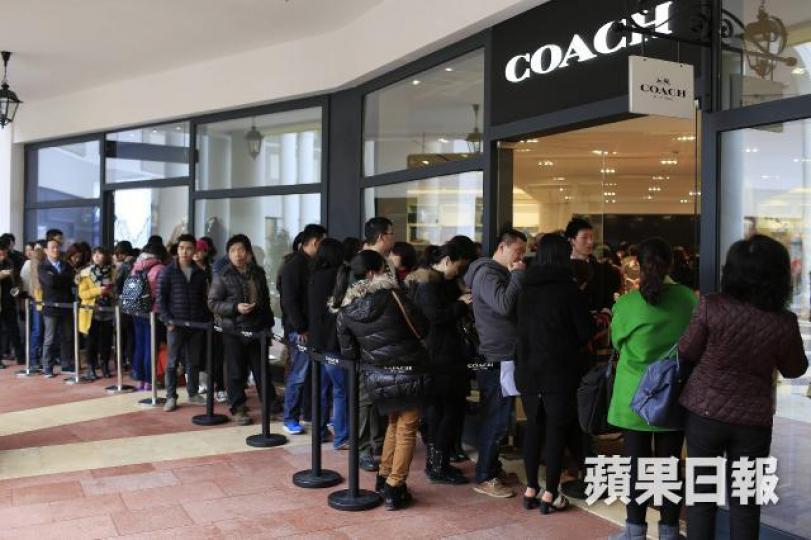 ■Coach上市公司已改名Tapestry,但品牌「Coach」冇改名。 資料圖片 ■Coach上市公司已改名Tapestry,但品牌「Coach」冇改名。 資料圖片