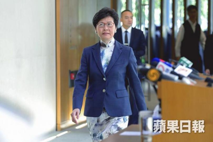 ■林鄭崇尚新加坡的威權家長管治模式,背後有新加坡高人教路亦不出奇。 資料圖片 ■林鄭崇尚新加坡的威權家長管治模式,背後有新加坡高人教路亦不出奇。 資料圖片