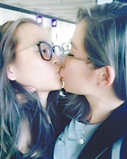 ■洗米嫂昨日在Ig貼細女唱生日歌片段。
■洗米嫂昨日在Ig貼細女唱生日歌片段。