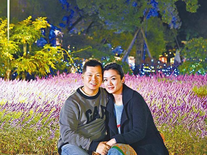 ■方健儀早前與老公洪楚恆同遊日本,再度蜜月。互聯網圖片■網友留言盛讚方健儀有個識影相的老公好幸福,大讚有韓劇feel。互聯網圖片 ■方健儀早前與老公洪楚恆同遊日本,再度蜜月。互聯網圖片■網友留言盛讚方健儀有個識影相的老公好幸福,大讚有韓劇feel。互聯網圖片