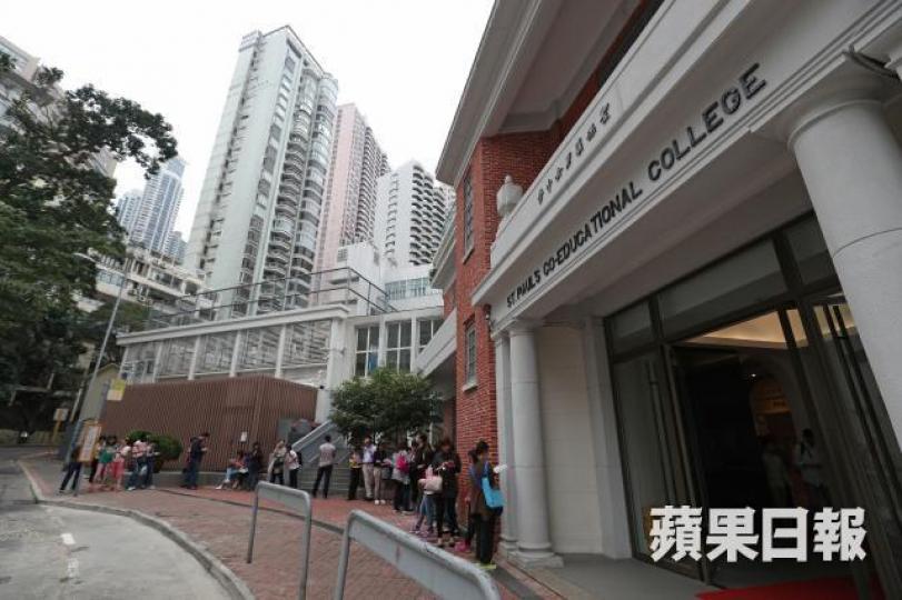 ■香港的父母都着重於供書教學,那些情願供樓都唔供書教學的父母,相信數量不多。 資料圖片 ■香港的父母都着重於供書教學,那些情願供樓都唔供書教學的父母,相信數量不多。 資料圖片