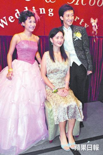 ■梁焯滿前妻陳靜霞上月腦中風病逝,兩人03年結婚時梁佩瑚(中)亦有出席婚宴。資料圖片■梁焯滿透露現時心情平復冇耐。互聯網圖片 ■梁焯滿前妻陳靜霞上月腦中風病逝,兩人03年結婚時梁佩瑚(中)亦有出席婚宴。資料圖片■梁焯滿透露現時心情平復冇耐。互聯網圖片