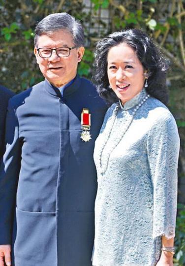 ■朱玲玲不時陪老公羅康瑞出席活動。資料圖片 ■朱玲玲不時陪老公羅康瑞出席活動。資料圖片