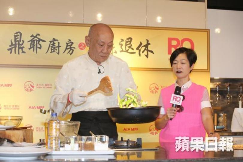 ■鼎爺(左)真係慈父一名,退休靠自己搞掂,唔好煩班仔女。黃耀興攝 ■鼎爺(左)真係慈父一名,退休靠自己搞掂,唔好煩班仔女。黃耀興攝