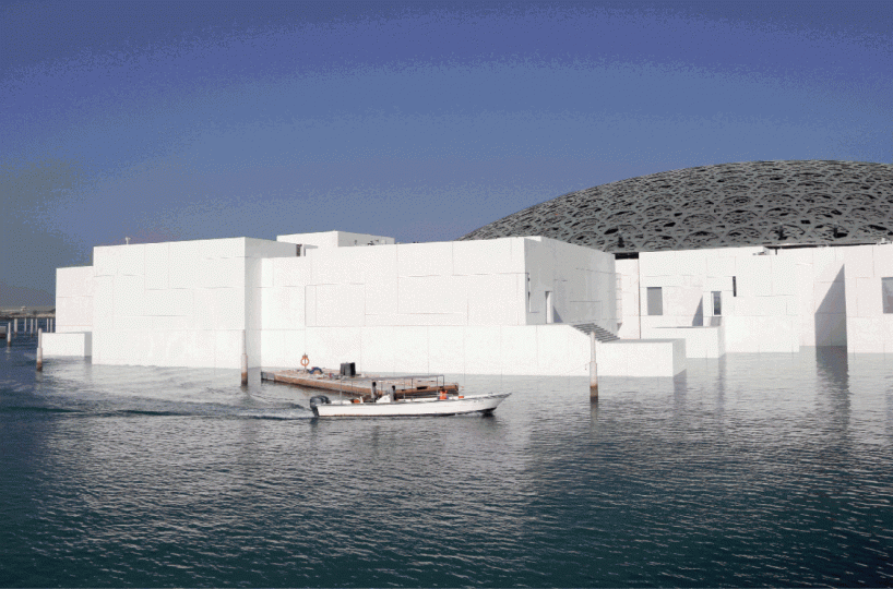 ■近海而建的阿布扎比羅浮宮號稱是「海上博物館城」。 ■近海而建的阿布扎比羅浮宮號稱是「海上博物館城」。