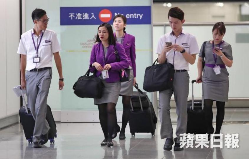 ■快運9月底臨時取消18航班,源於安全培訓導師短時間內相繼離職,後備空服員不足。 ■快運9月底臨時取消18航班,源於安全培訓導師短時間內相繼離職,後備空服員不足。