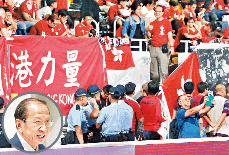 ■大批警員前晚於球場內外戒備,貝鈞奇(圓圖)指足總無要求增強警力。
■大批警員前晚於球場內外戒備,貝鈞奇(圓圖)指足總無要求增強警力。