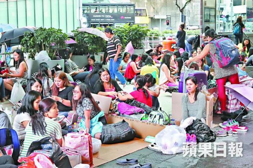 ■有中介公司建議僱主可聘已完約菲傭或印傭應對。資料圖片
■有中介公司建議僱主可聘已完約菲傭或印傭應對。資料圖片