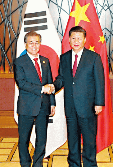 ■習近平跟安倍會面談及北韓問題。
■習近平跟安倍會面談及北韓問題。