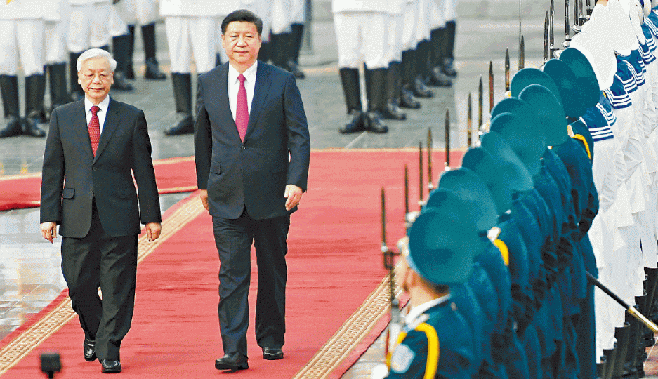 ■南海主權爭議未了,2014年中方船隻曾驅趕越南巡邏船。資料圖片
■南海主權爭議未了,2014年中方船隻曾驅趕越南巡邏船。資料圖片