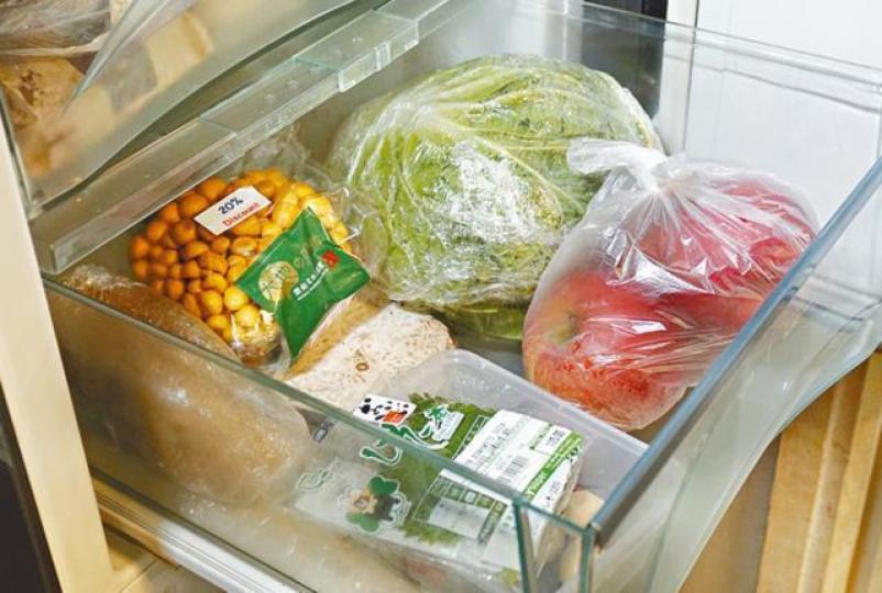 ■不少家居保均設有冰箱食物保障。 ■不少家居保均設有冰箱食物保障。