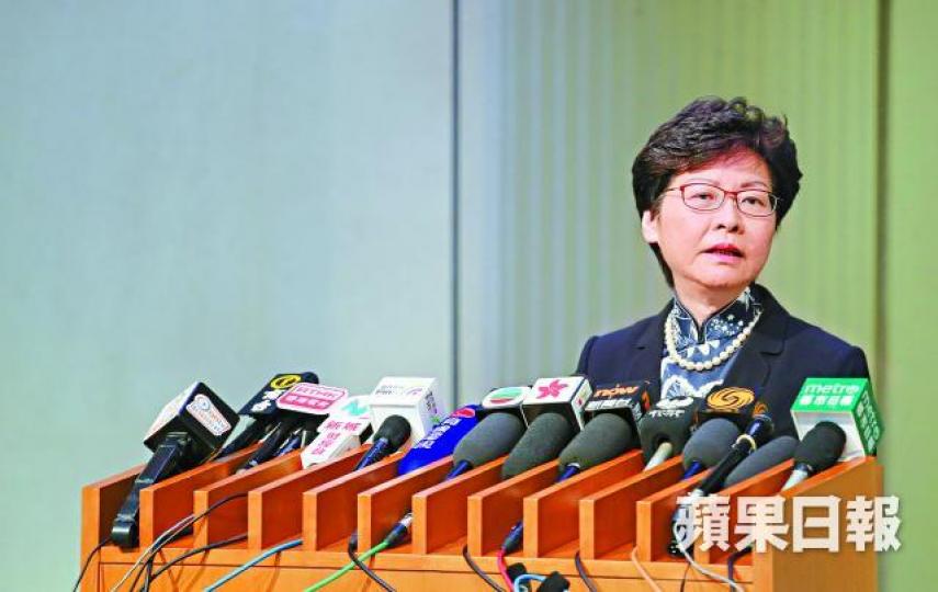 ■林鄭月娥稱一地兩檢動議可望在今日表決。易仰民攝■早前民主派議員引用從未用過的議事規則突襲,阻議案表決。 ■林鄭月娥稱一地兩檢動議可望在今日表決。易仰民攝■早前民主派議員引用從未用過的議事規則突襲,阻議案表決。