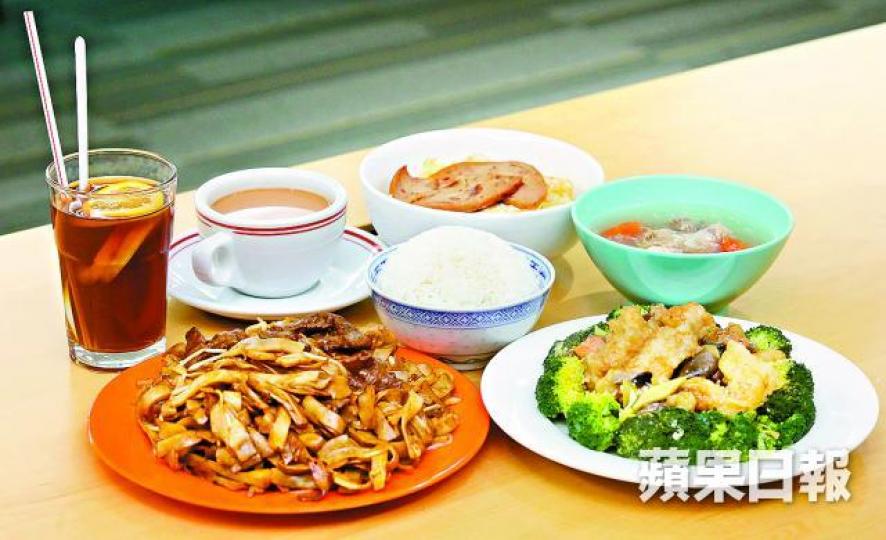 ■消委會模擬港人餐單,發現幾乎全部營養素攝入量都超標。朱永倫攝 ■消委會模擬港人餐單,發現幾乎全部營養素攝入量都超標。朱永倫攝