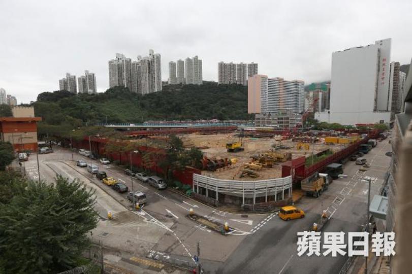 深圳發展商中洲投資控股持有的火炭坳背灣街項目,近期完成補地價手續。
深圳發展商中洲投資控股持有的火炭坳背灣街項目,近期完成補地價手續。