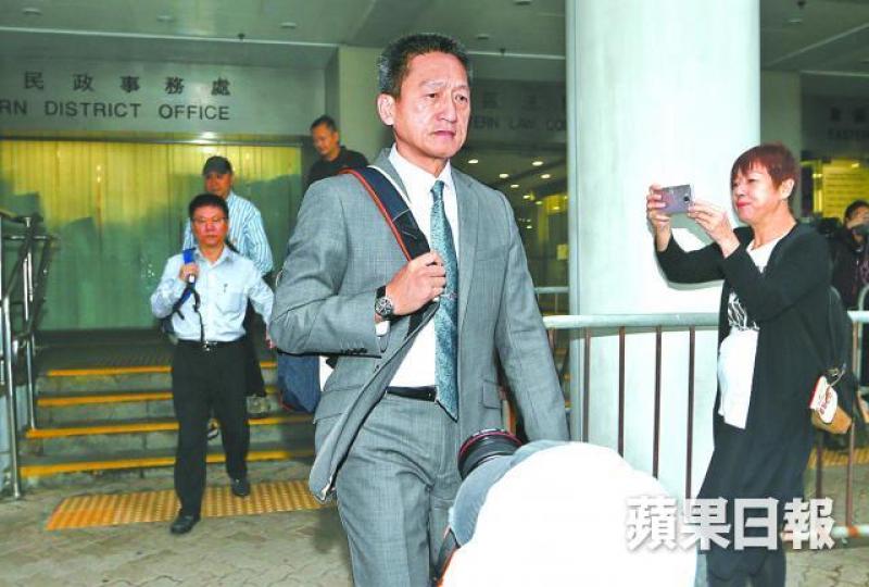 ■被告朱經緯昨續准保釋等候裁決。陳善南攝 ■被告朱經緯昨續准保釋等候裁決。陳善南攝