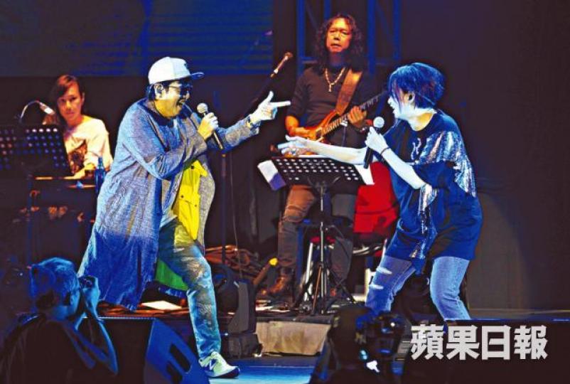 ■阿倫支持後輩湯寶如,前晚壓軸做嘉賓。
■阿倫支持後輩湯寶如,前晚壓軸做嘉賓。