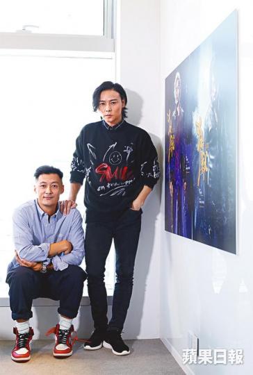 ■張晉(右)與余文樂日前受訪時大談在新片《狂獸》的打鬥場面。■樂仔在戲中被張晉撳住打,張晉事前叫樂仔要「捱吓」。劇照■張晉與余文樂為正邪兩派,二人鬥到落水底。■余文樂每日要花四個多小時以特技化妝上陣。■張晉早前參演荷李活電影《悍戰太平洋2》。劇照■張晉非常愛錫家人。資料圖片 ■張晉(右)與余文樂日前受訪時大談在新片《狂獸》的打鬥場面。■樂仔在戲中被張晉撳住打,張晉事前叫樂仔要「捱吓」。劇照■張晉與余文樂為正邪兩派,二人鬥到落水底。■余文樂每日要花四個多小時以特技化妝上陣。■張晉早前參演荷李活電影《悍戰太平洋2》。劇照■張晉非常愛錫家人。資料圖片