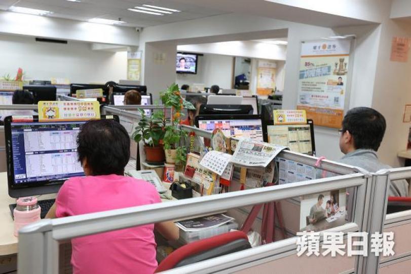 ■筆者認為,衍生工具買爆會推郁正股,並唔正確。資料圖片 ■筆者認為,衍生工具買爆會推郁正股,並唔正確。資料圖片