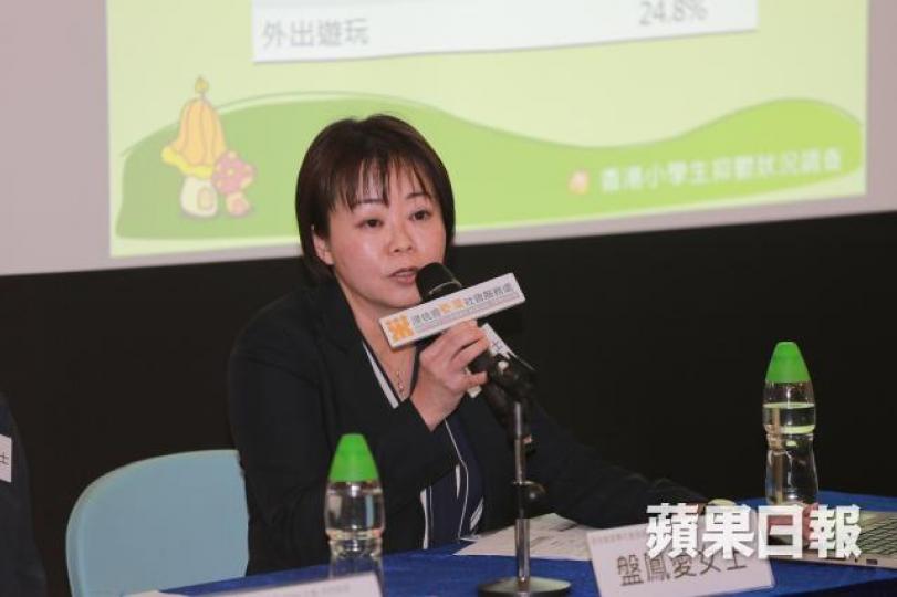 ■盤鳳愛指,學童抑鬱與自殺的現象至今從未解決,認為社會必須正視。 ■盤鳳愛指,學童抑鬱與自殺的現象至今從未解決,認為社會必須正視。