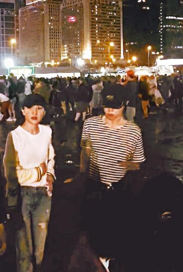 ■童童與周迅睇到手舞足蹈,非常盡興。互聯網圖片
■童童與周迅睇到手舞足蹈,非常盡興。互聯網圖片