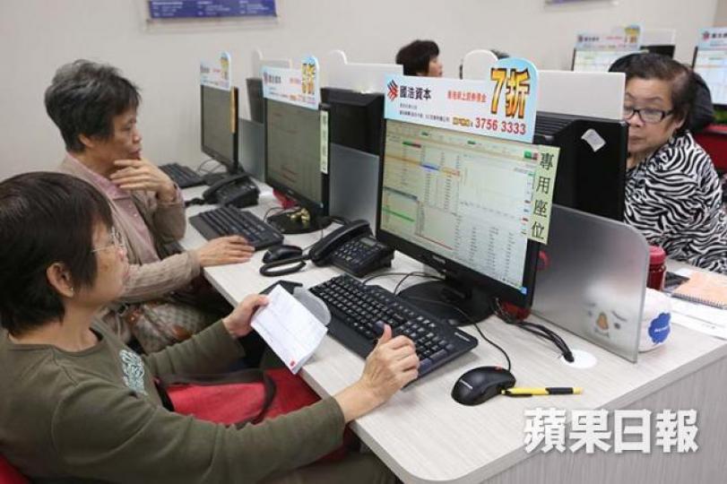 ■投資者不宜心急高追,待恒指回調29000點以下低吸定必更為化算。資料圖片 ■投資者不宜心急高追,待恒指回調29000點以下低吸定必更為化算。資料圖片