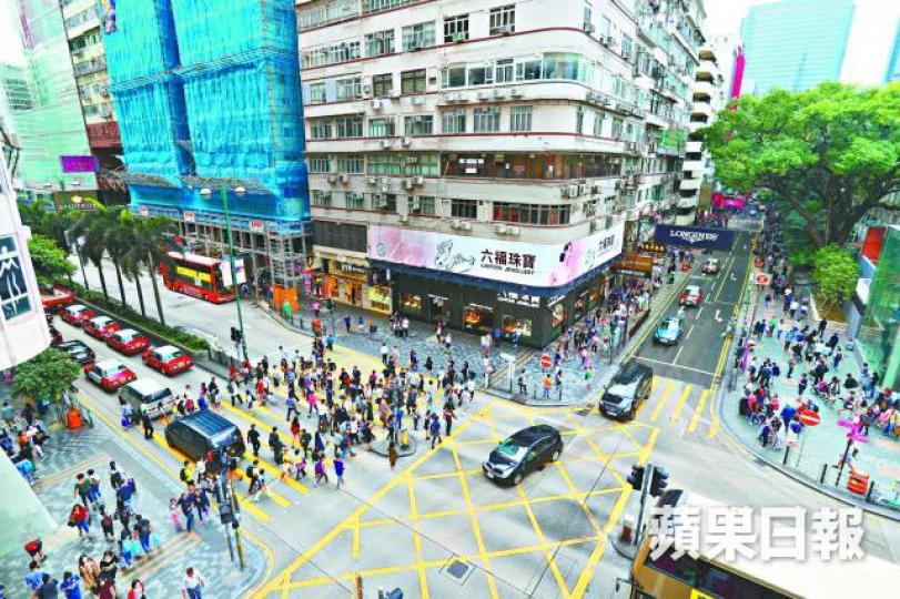 ■天文台比較九龍區各路邊監測站,發現海防道及彌敦道交界溫度最高。謝榮耀攝 ■天文台比較九龍區各路邊監測站,發現海防道及彌敦道交界溫度最高。謝榮耀攝