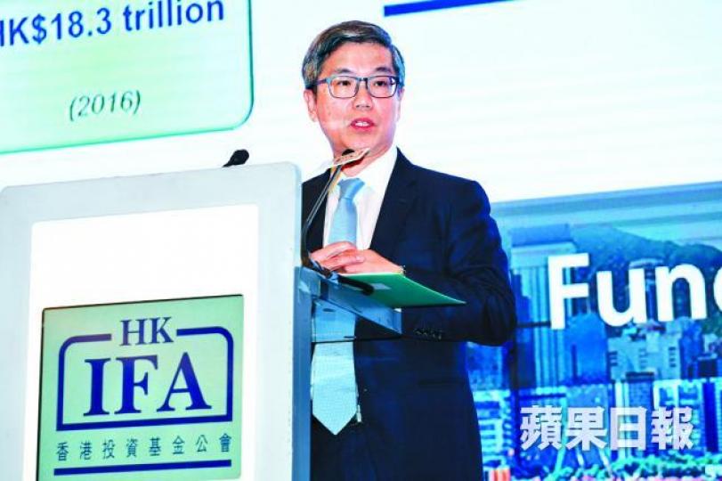 ■阮國恒冀金融業可多加利用金融科技聊天室。李潤芳攝 ■阮國恒冀金融業可多加利用金融科技聊天室。李潤芳攝