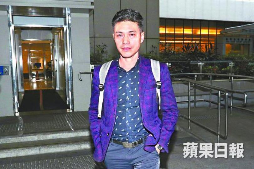 ■死者胞兄秦群從四川來港作供,表示胞妹秦嘉儀脾氣有點暴躁。張志華攝
■死者胞兄秦群從四川來港作供,表示胞妹秦嘉儀脾氣有點暴躁。張志華攝