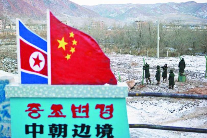 ■位於東北圖們市的中朝邊境。■習近平派特使赴朝,但所受待遇大不如前,中朝關係日趨冷卻。資料圖片 ■位於東北圖們市的中朝邊境。■習近平派特使赴朝,但所受待遇大不如前,中朝關係日趨冷卻。資料圖片