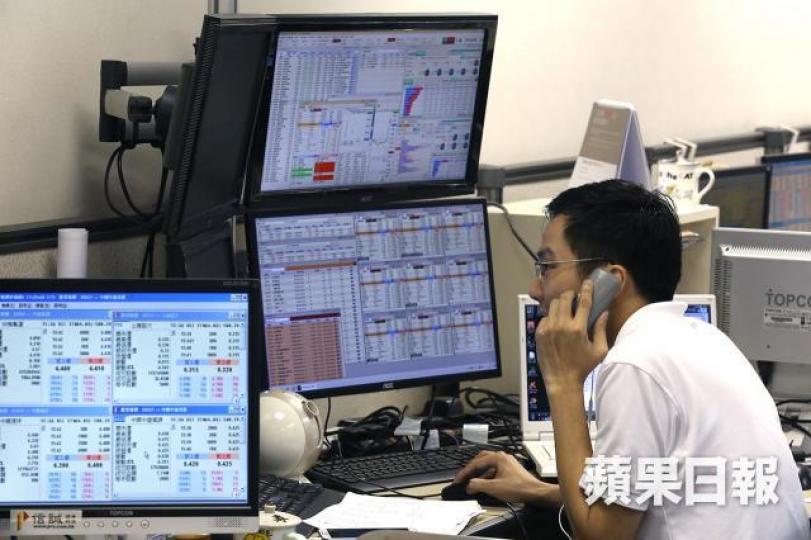 ■港股在大時代曾閃升,10分鐘內突然衝高逾千點。 ■港股在大時代曾閃升,10分鐘內突然衝高逾千點。
