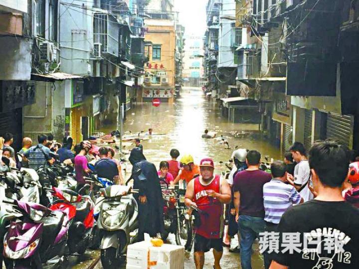 ■今年8月「天鴿」重創澳門,造成街道嚴重水浸,多人傷亡。 ■今年8月「天鴿」重創澳門,造成街道嚴重水浸,多人傷亡。